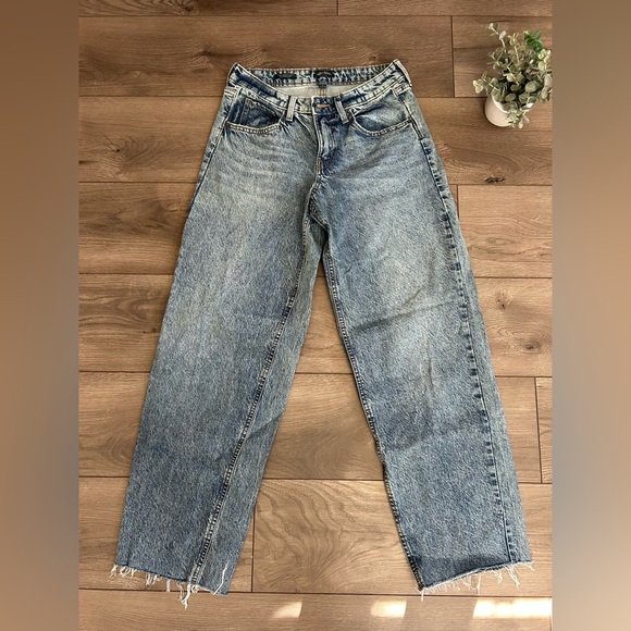 WILD FABLE Midrise 90's Relaxed Straight Jeans Size 2 - Picture 1 of 6